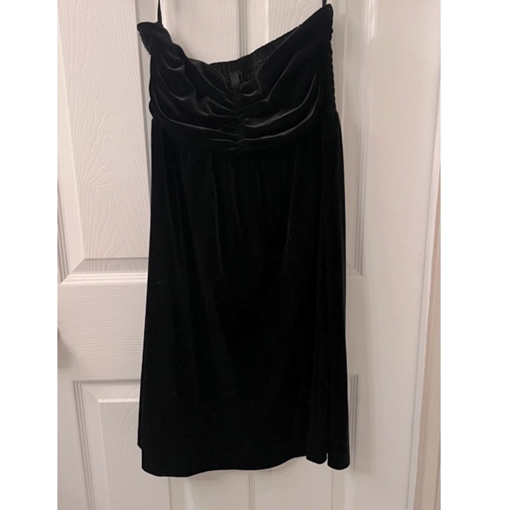 Old Navy Black Strapless Velvet Dress - Small